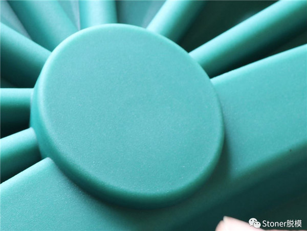 使用Stoner TraSys RotoFlow改善了產(chǎn)品質(zhì)量，提供了沒有針孔的光滑表面！